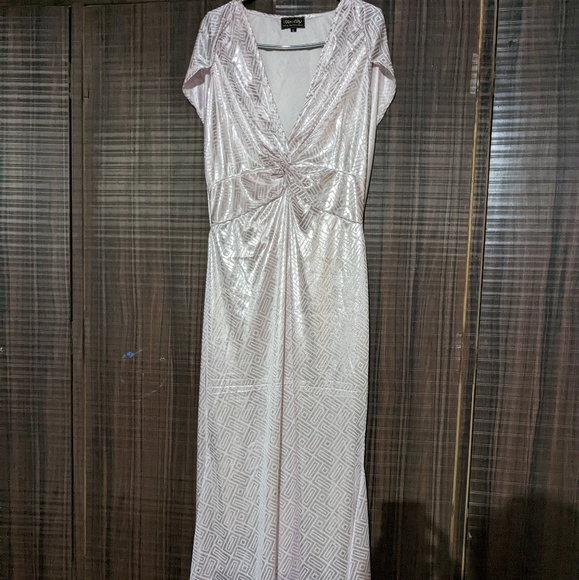 Party wear maxi bodycon dress - Picture 5 of 5